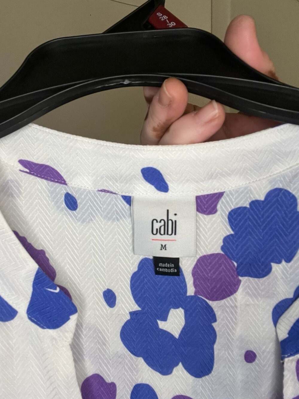 Cabi Violet Top White Floral Semi-Sheer Flutter Sleeve Blouse Style 5896